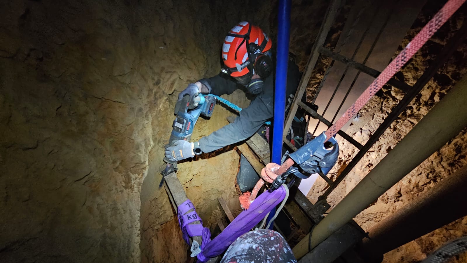 Uklanjanje čelične konstrukcije iz bunara Fojbon, Pula